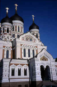 tallin_chiesa.jpg (44229 byte)