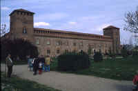 pavia_castello.jpg (34490 byte)