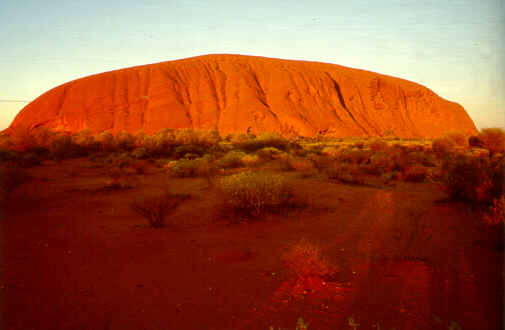 ayers_rock_alba.JPG (15065 byte)