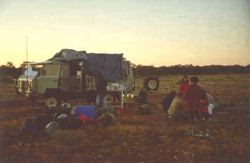 bush_campo.JPG (13983 byte)