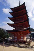 miyajima_pagoda.jpg (47426 byte)