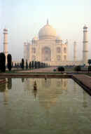 tajmahal3.jpg (49477 byte)