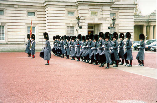 cambio_guardia.jpg (38637 byte)