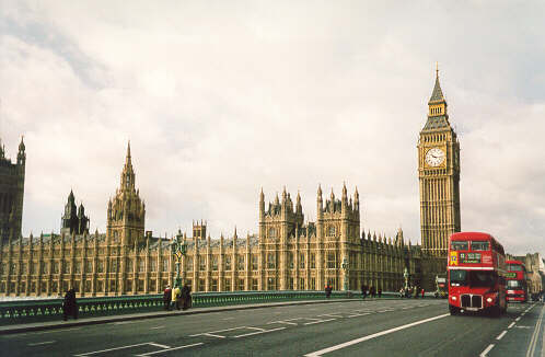 parlamento1.jpg (25505 byte)