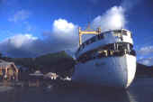 huahine_porto.jpg (47013 byte)