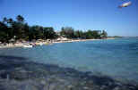 playa_bocachica1.jpg (25511 byte)