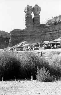 monument_valley5.jpg (10403 byte)